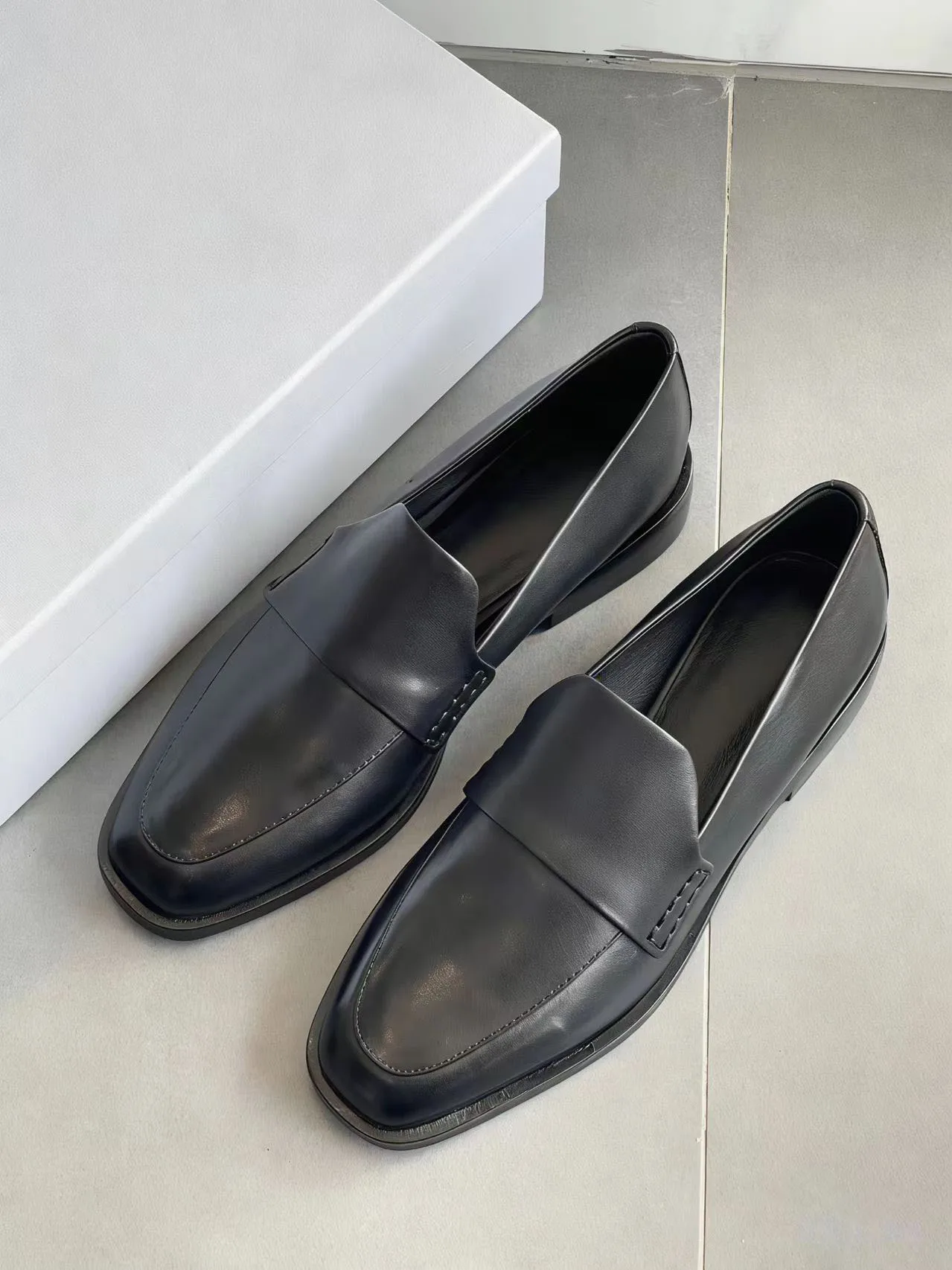 

Women Black Leather Loafers Handmade High-end Shoes