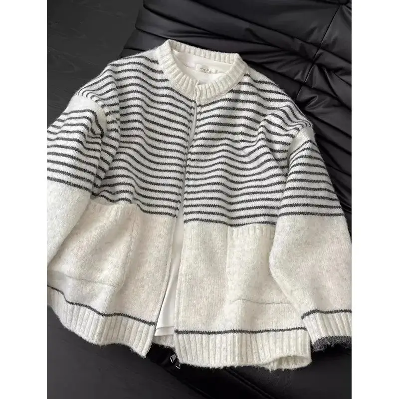 

Women's Beige Striped Zipper Long Sleeved Sweater Y2K Fashion Aesthetic Retro Casual Sweater Cardigan Clothing Winter Clothing