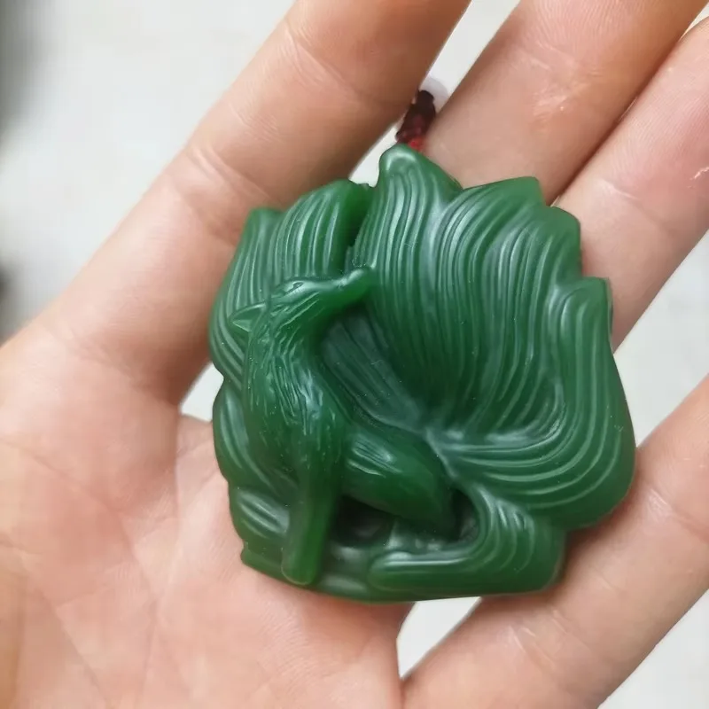 Natural Green Hand-carved Nine-tail Fox Jade Pendant Fashion Boutique Jewelry Men and Women Fox Necklace Gift Accessories