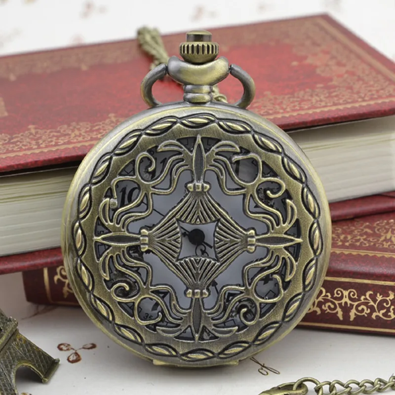 

Hollow Coin Shapes Quartz Pocket Watch Retro Bronze New Men Kids Fans Souvenir Gifts with 80cm Neck Chain Clock Relogio