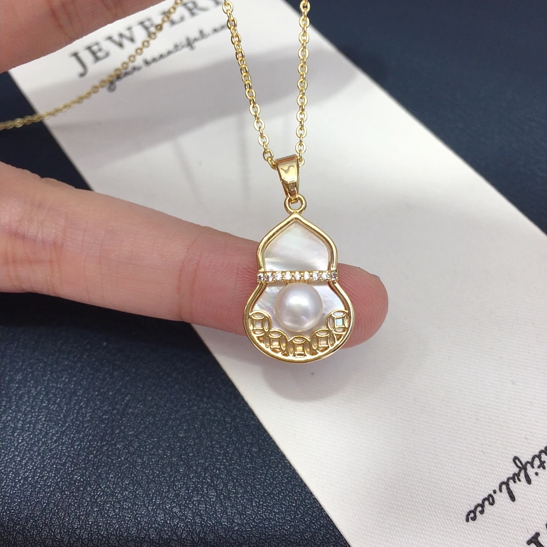 

ZHBORUINI Freshwater Pearl Necklace Chinese Style Gourd Pendant with Natural Sea Shells Zircon Jewelry Crafted with Precision