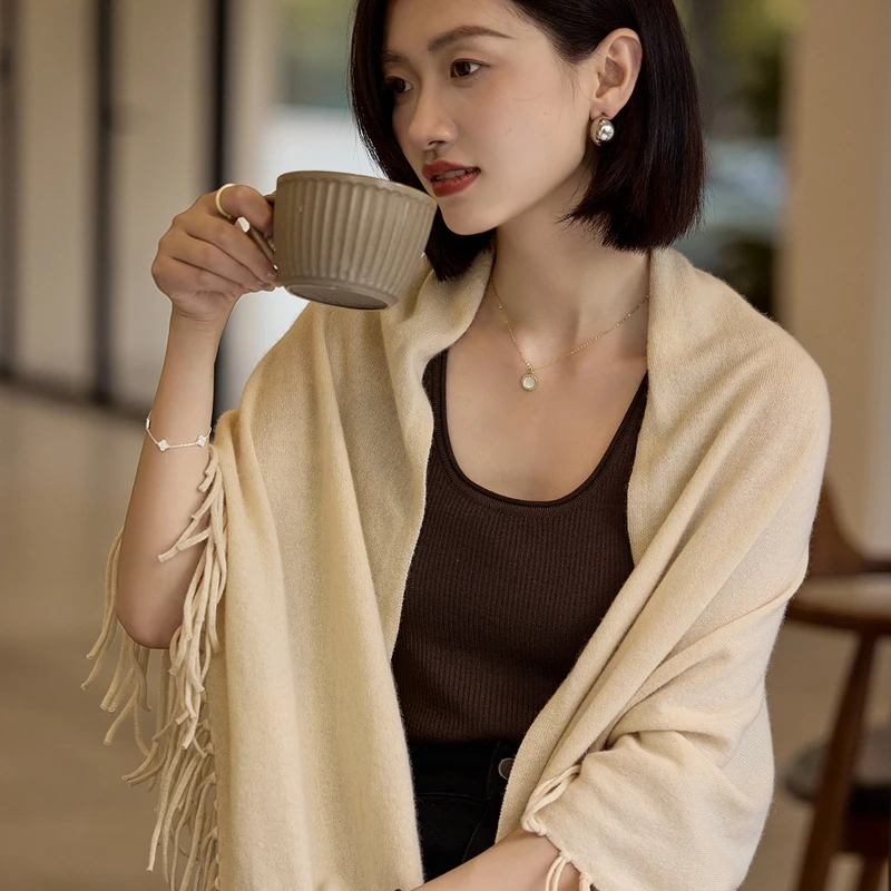 Shawl worn over women's 2025 new style cape, high-end fringed triangular scarf, knitted office cape, pure cashmere scarf