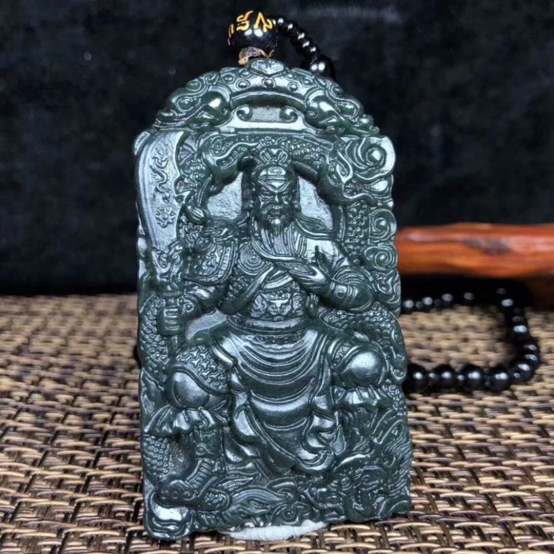 

Элегантный нефритовый кулон Гуань Гун из хэтяньского зеленого нефрита