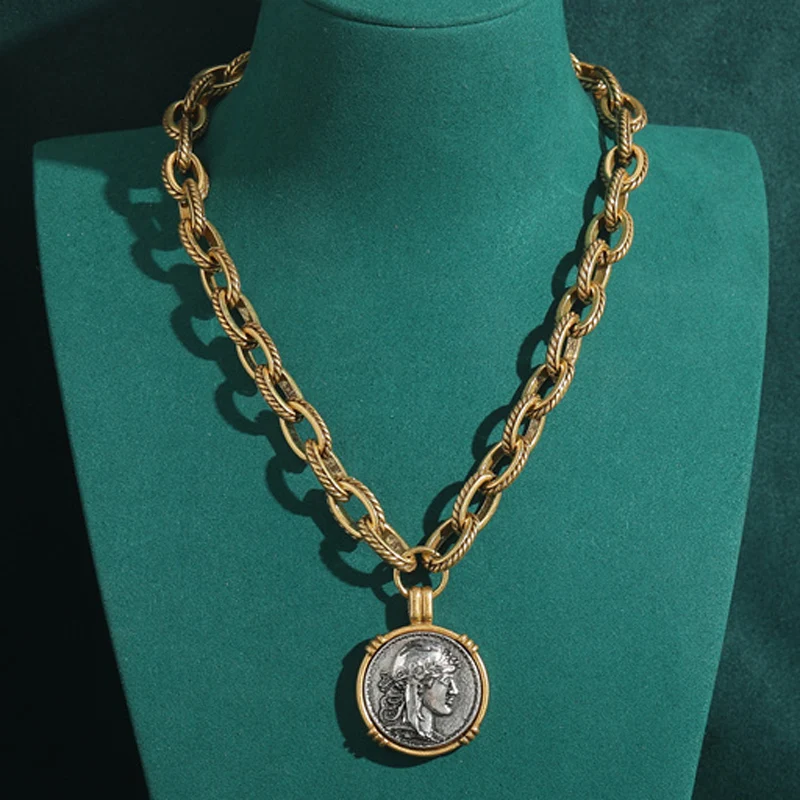 

Vintage Chokers Necklace Ancient Avatar Carving Coins Head Gold Color Chain Dubai Jewelry For Women Luxury Charm Party 2026 New