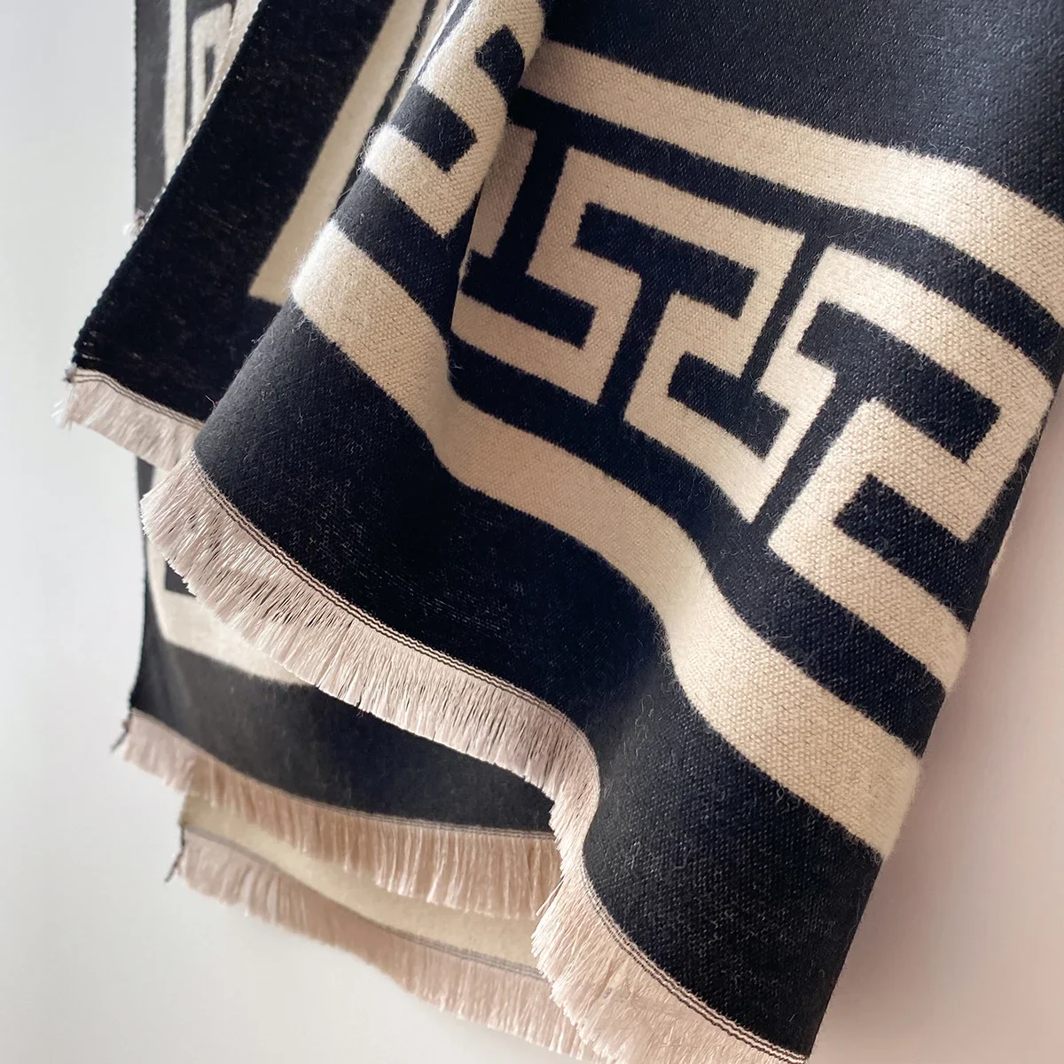 Frauen Geometrie Druck Pashmina Schal Warme Kaschmir Schals Luxus Winter Dicke Decke Bufanda Weibliche Wrap Bandana Echarpe Poncho – Detail 8