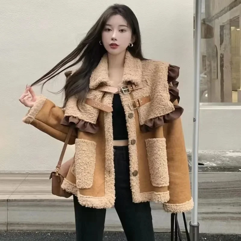 

2023 Autumn and Winter New Retro Fried Street Lotus Leaf Collar Design Sense Niche Fur One Warm Lamb Cashmere Coat Woman