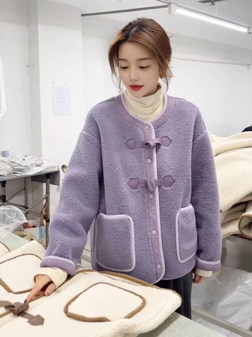 

Куртка из овечьей шерсти, меховая куртка для женщин, бейсбольная университетская модная парусиновая куртка для колледжа, защита от замерзания на пуговицах, карман-карго в стиле вестерн