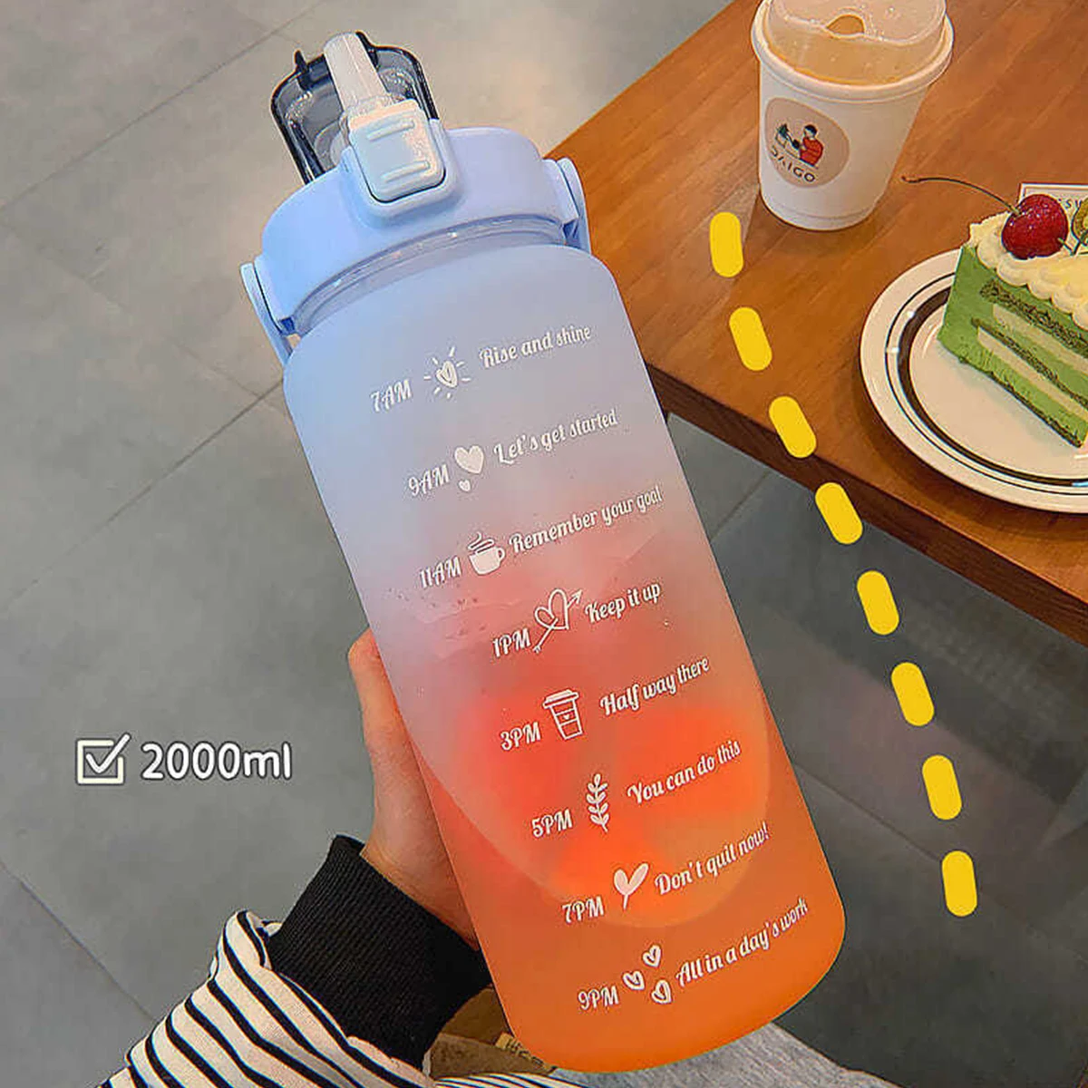 

1 pcs 2 Liter Sports Water Bottle With Straw Large Capacity Fitness With Scale Gradient Kettle Outdoor Portable Water Bottle