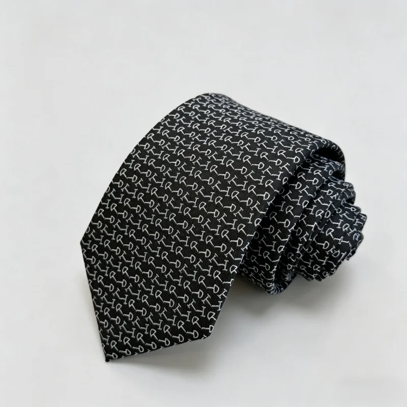 cravatte-di-marca-scontate-di-alta-gamma-che-ridefiniscono-l'armo-dei-completi-minimalismo-accattivante-lavorazione-squisita-in-seta-regalo-perfetto