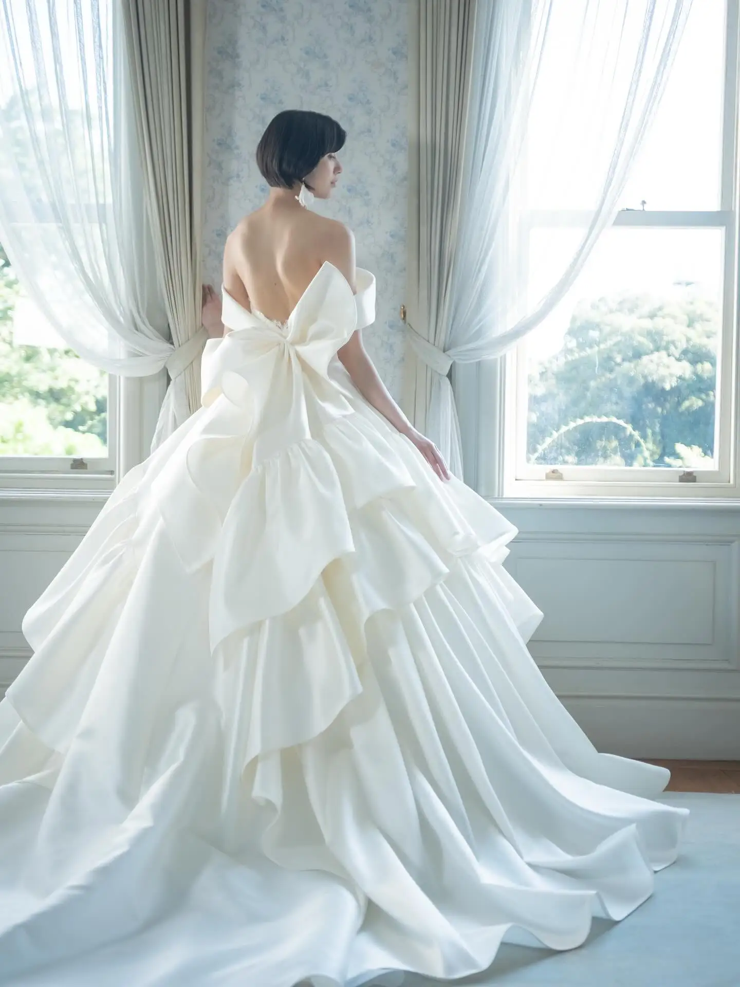 Customized White Satin Ball Gowns Wedding Dress Off the Shoulder Boat Neck Ruched Bridal Party Exquisite High Quality Bridal Gow