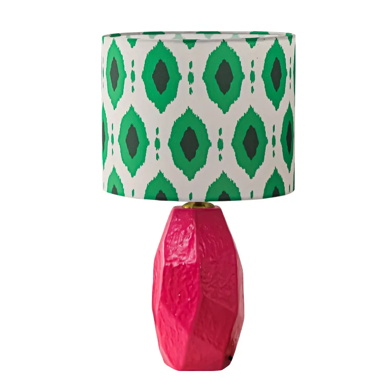 

Pink ceramic desk lamp contrasting color bedroom study bedside lamp retro atmosphere