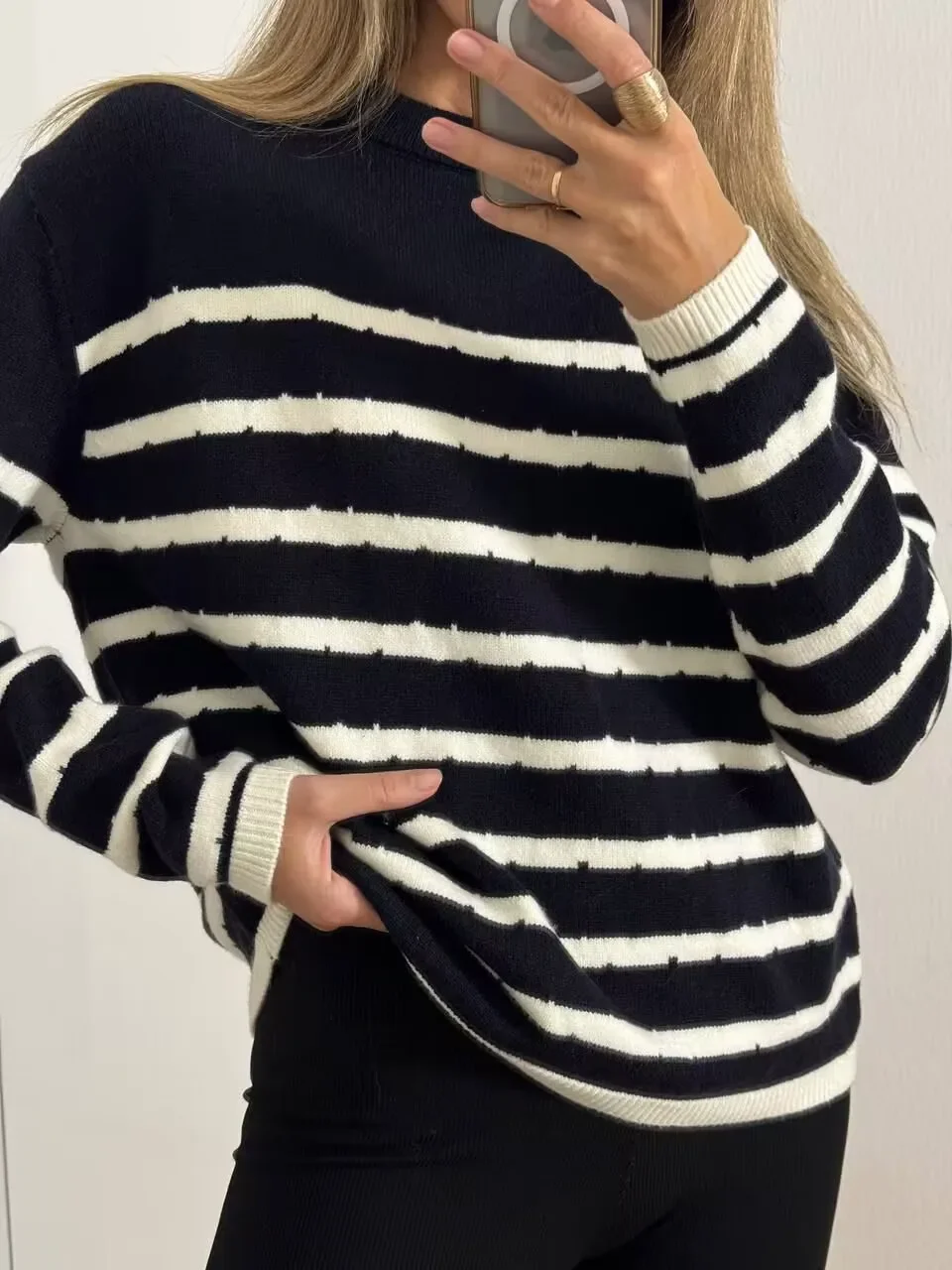 

YNEKYE Women Long Sleeve Round Neck Striped Knit Sweater Autumn Winter Female Casual Pullover Tops