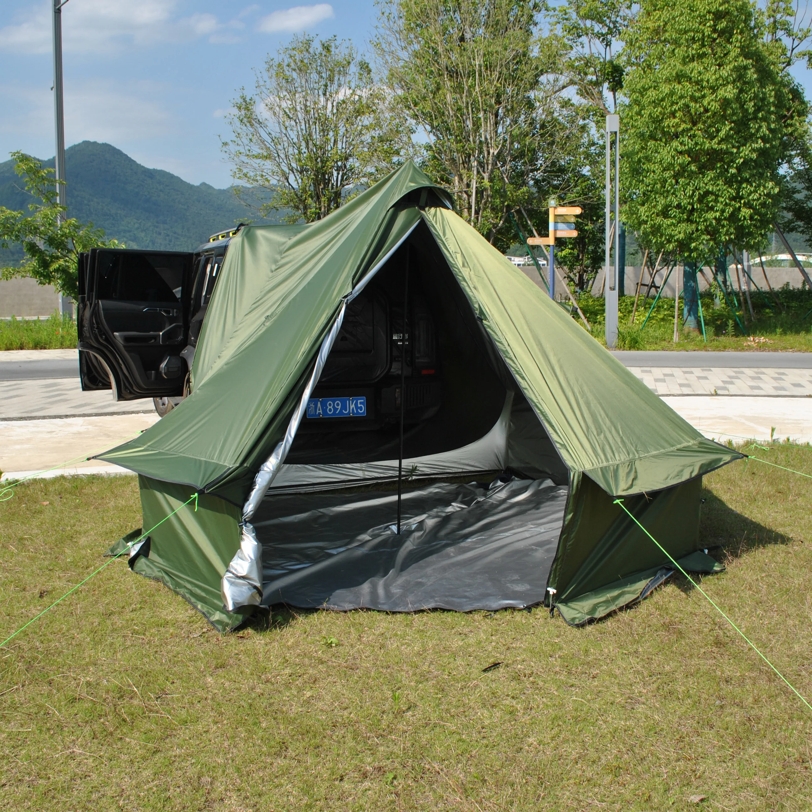 

Mongolian Yurt-Style Car Tailgate Tent with Built-in Ground Mat Oxford Fabric,Waterproof,Glamping Castle Tent Outdoor Easy Setup