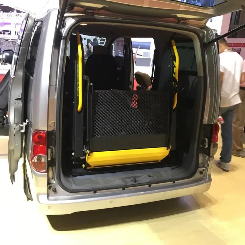 Car Van Bus Electric Hydraulic Wheelchair Lifting Platform Disabled Elderly Wheelchair Passenger 300 kg Capacity