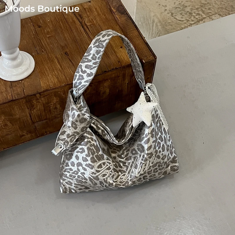 Large Capacity Women Metallic Leopard Hobo Bag Embroidery Letter Shoulder Bag Wide Strap Handbag Star Pendant Shopping Bag 2026