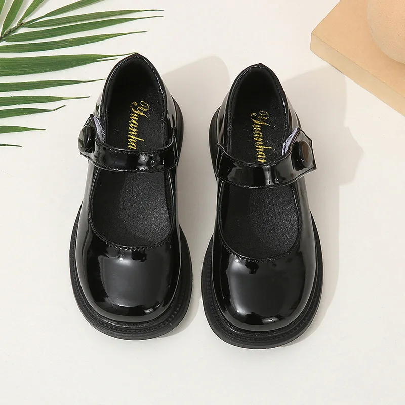 Girls' flat bottomed leather shoes 2026 new fashionable soft soled performance shoes Korean version medium and large children's