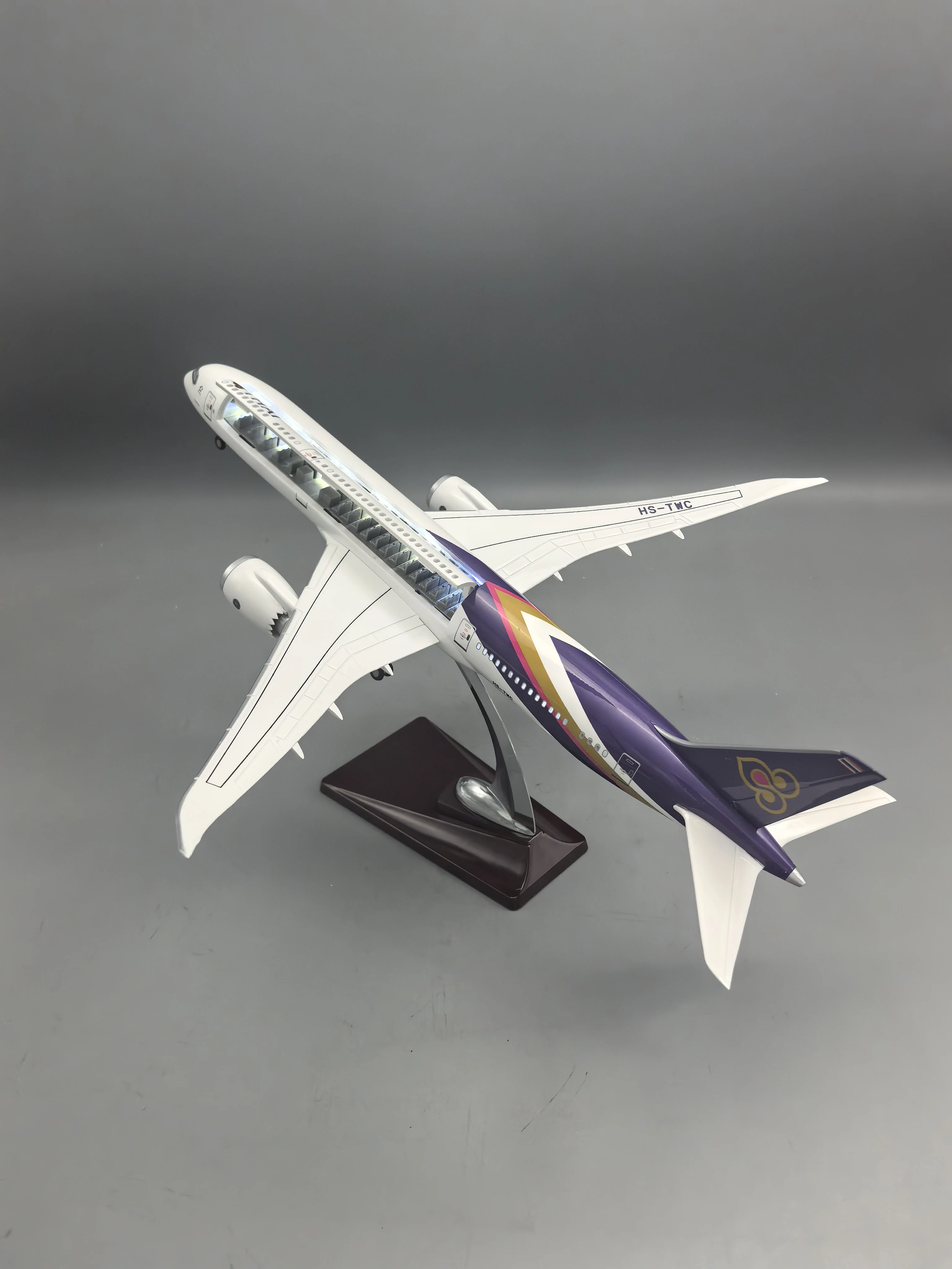 B787-9 ประตูห้องโดยสารไทยแอร์เ - Model Airplane Plastic บทวิจารณ์และราคา