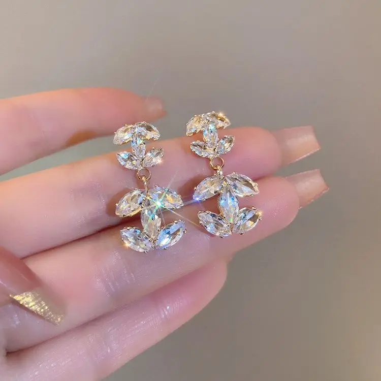 Ins Fashion Advanced Sense Shiny Letter Zircon Stud Earrings for Women Accessories Jewelry Gifts for Girls