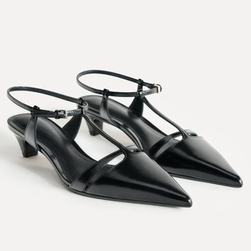 Zapatos de tacón bajo de charol negro, zapatos de diseñador con hebilla en el tobillo a la moda para mujer, sandalias elegantes con correa en T y punta estrecha