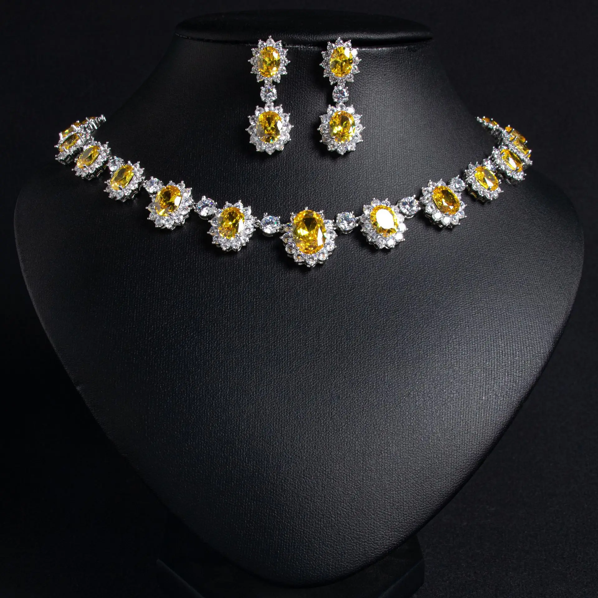 

European and American luxury bridal necklace personalized ear jewelry bridal banquet set inlaid with AAA zircon jewelry manufact