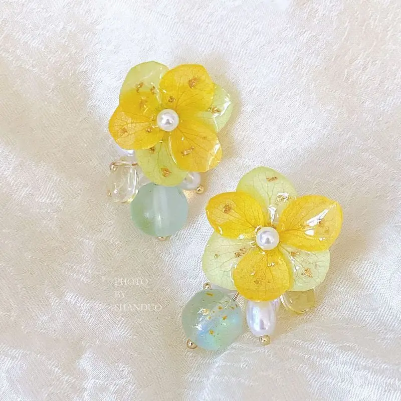 

Natural Yellow Flower Dried Flower Earrings For Women Boho Statement Jewelry Handmaking Epoxy Resin Pressed Flower Earrings New