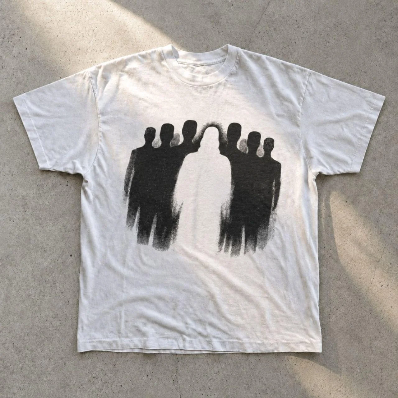 New Arrivals: T-shirts with silhouette prints, '90s-inspired cropped tops, Y2K “trash” style, and 2000s-style tops—unisex