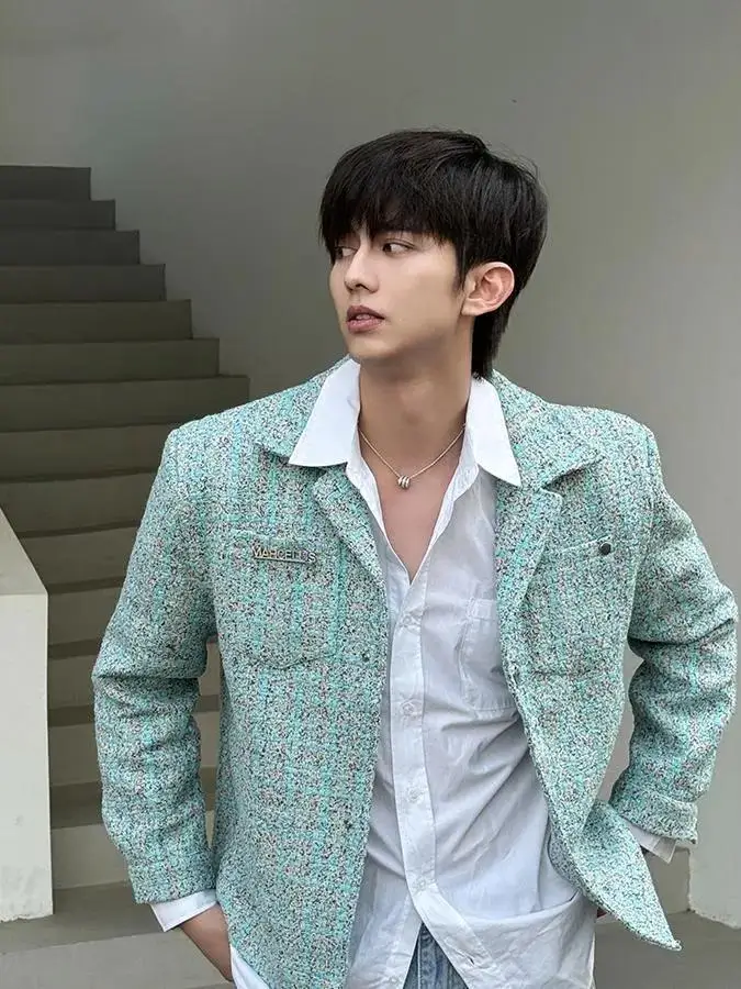 

Мужская повседневная свободная куртка из толстой вязки с подкладкой, в корейском стиле, с декоративными пуговицами, создающая ощущение высокого класса