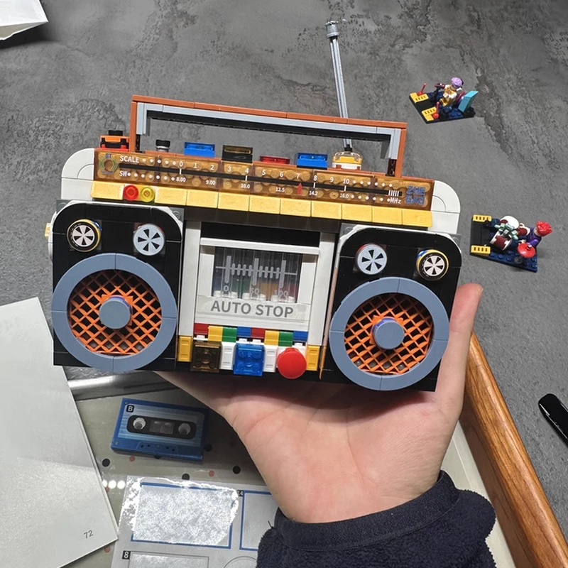 

Набор для сборки радиомодели из 554 деталей: ретро-бытовая техника, конструктор, игрушки-поделки, украшение, подарок для детей на праздник