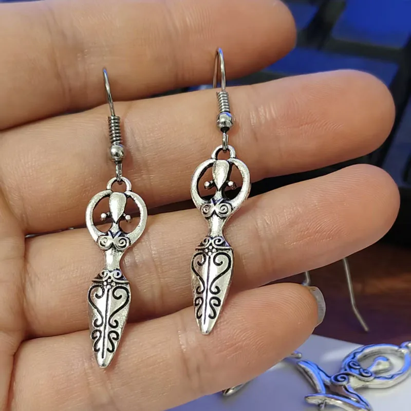 1pair Cute Simple Triple Crescent Moon Goddess Earring for Women