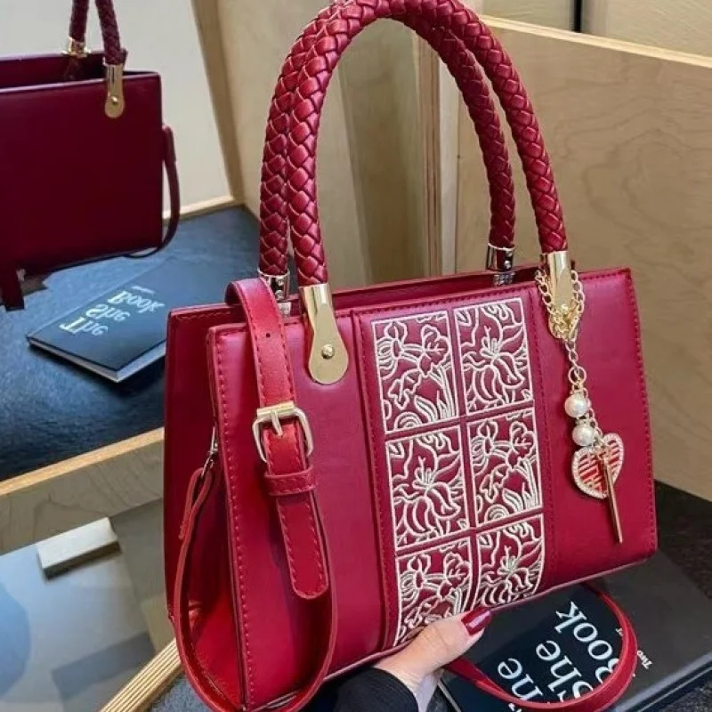 Wedding Bag Red Style Embroidery Bag Women2024New Fashion All-Match Shoulder Messenger Bag Bridal Handbag