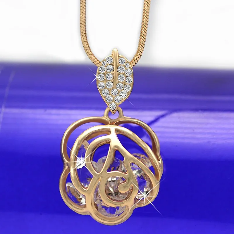

Long and versatile rose sweater chain, autumn and winter hollowed-out rose necklace, leaf-hanging necklace