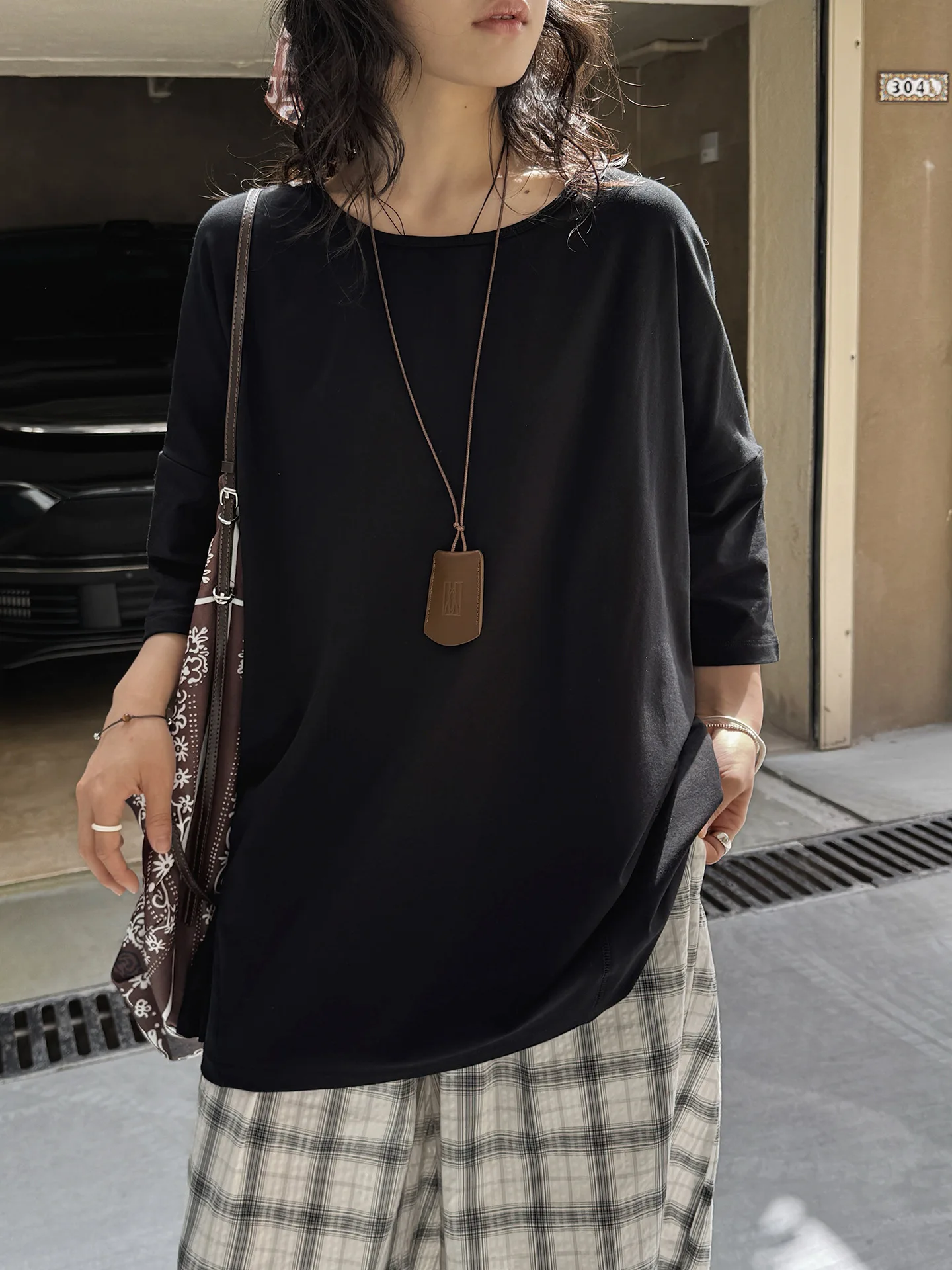 T-shirt ampia a maniche corte girocollo tinta unita casual da donna estiva