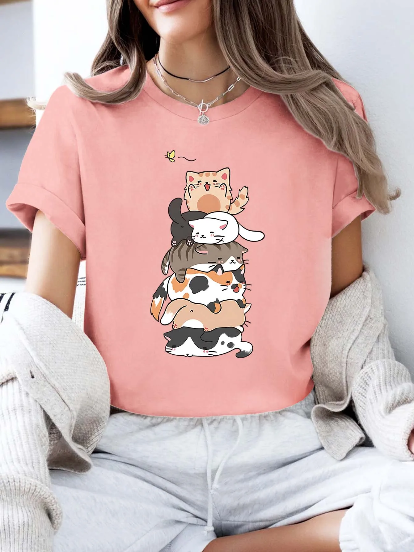 Camiseta con estampado de gatos apilados lindos de talla grande manga corta
