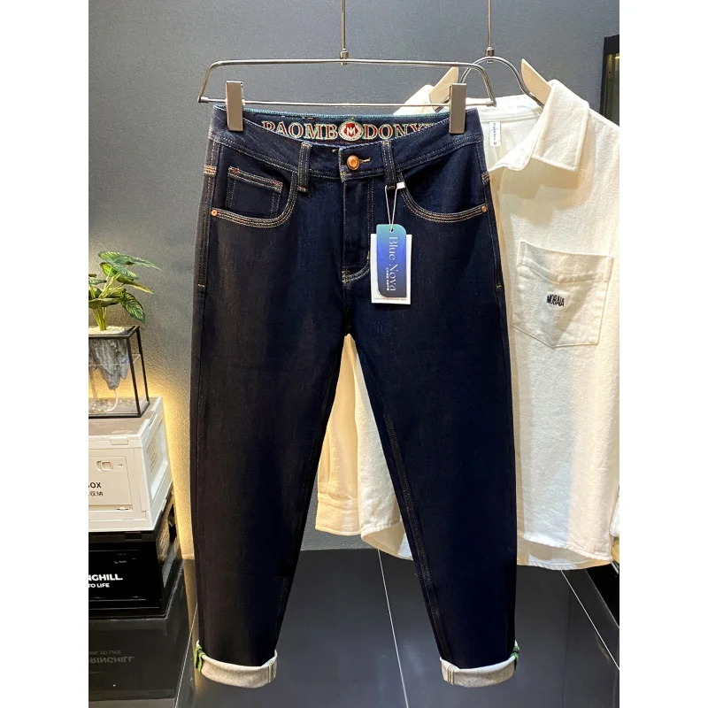 جينز غير رسمي أزرق كلاسيكي فاخر وخفيف الوزن للرجال ساق مستقيمة صغيرة 2025 خريف جديد سراويل طويلة ضيقة للقدم الصغيرة