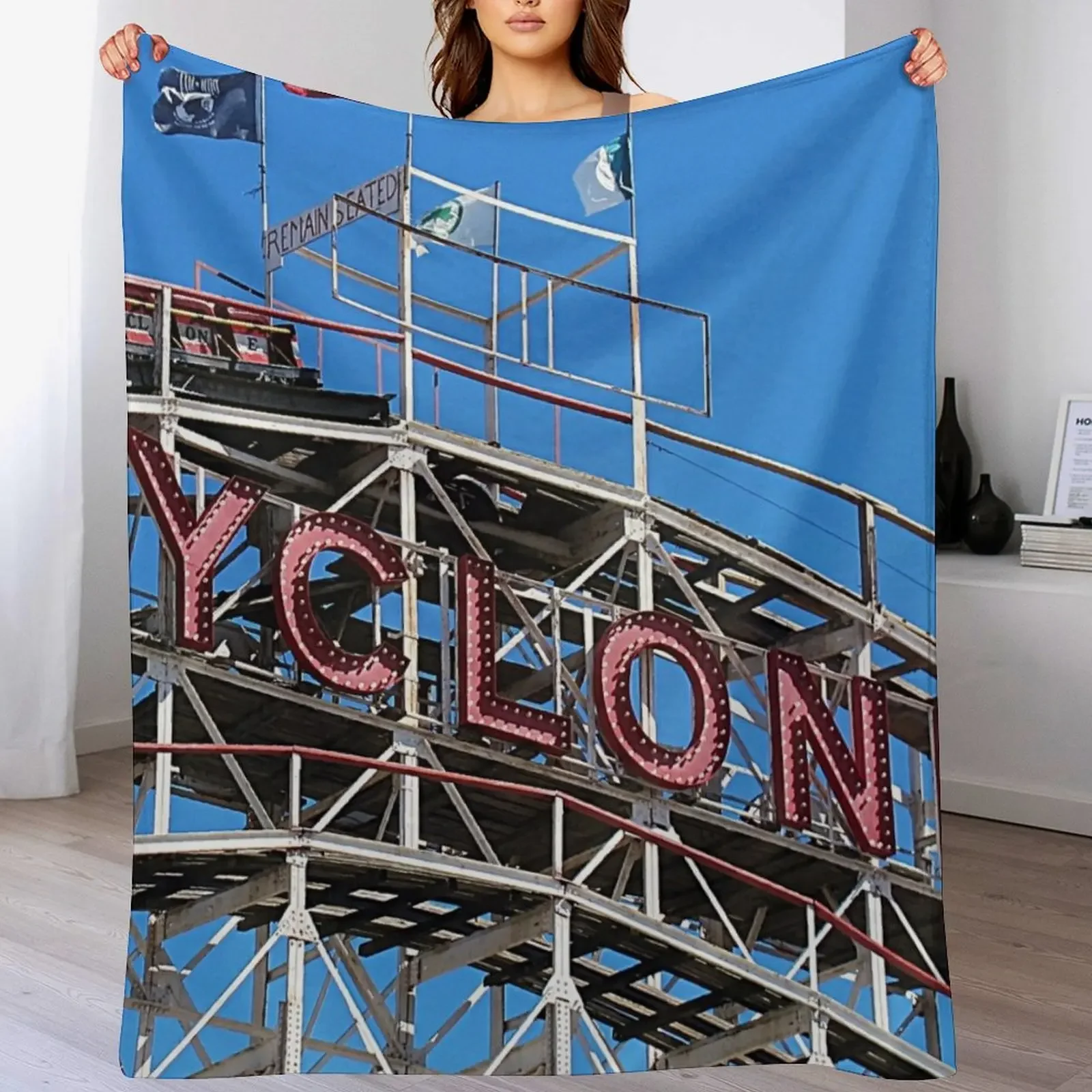 

Cyclone Roller Coaster Coney Island NY Throw Blanket Plush Fuzzy Cozy Blanket for Couch Sofa