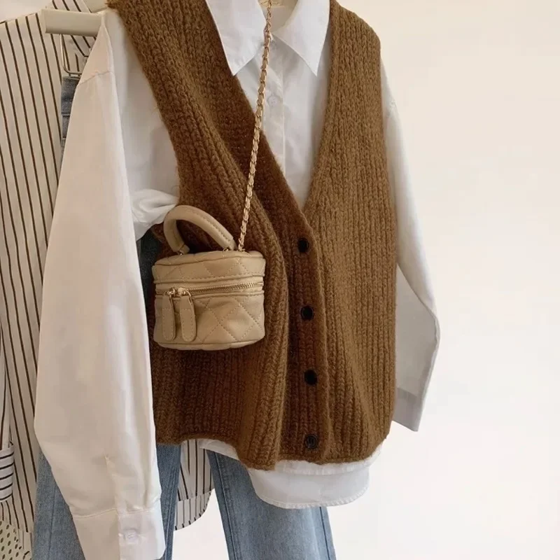 

Коричневый вязаный жилет с v-образным вырезом, женский весенне-осенний новый стиль 2024, одинаковый многослойный жилет на плечо, свитер, кардиган