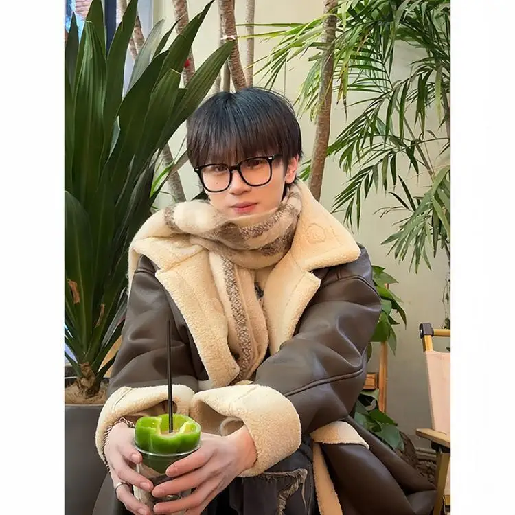 

2025 New Mid To Long Fur Integrated Coat for Men's Autumn and Winter with Thickened Lamb Wool Jacket Cow Horn Button Windbreaker