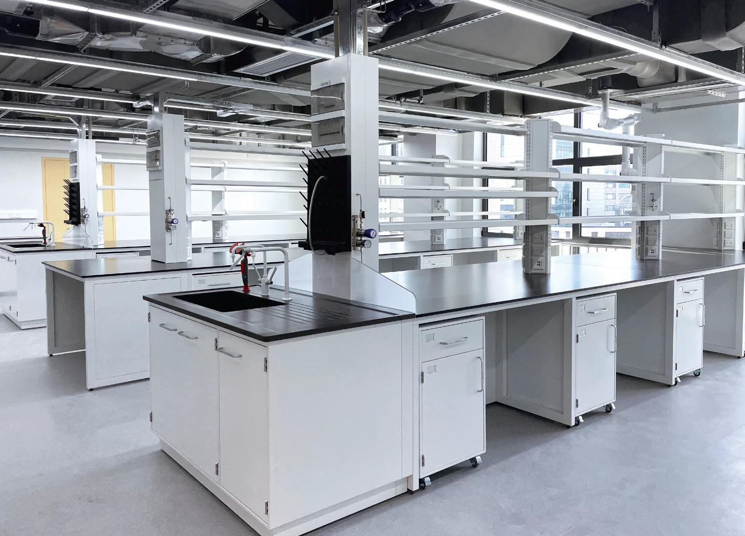 High Quality Lab Table With Integrated Fumehood And School Work Table Bench Lab Furniture For Research Use Laboratory Workbench