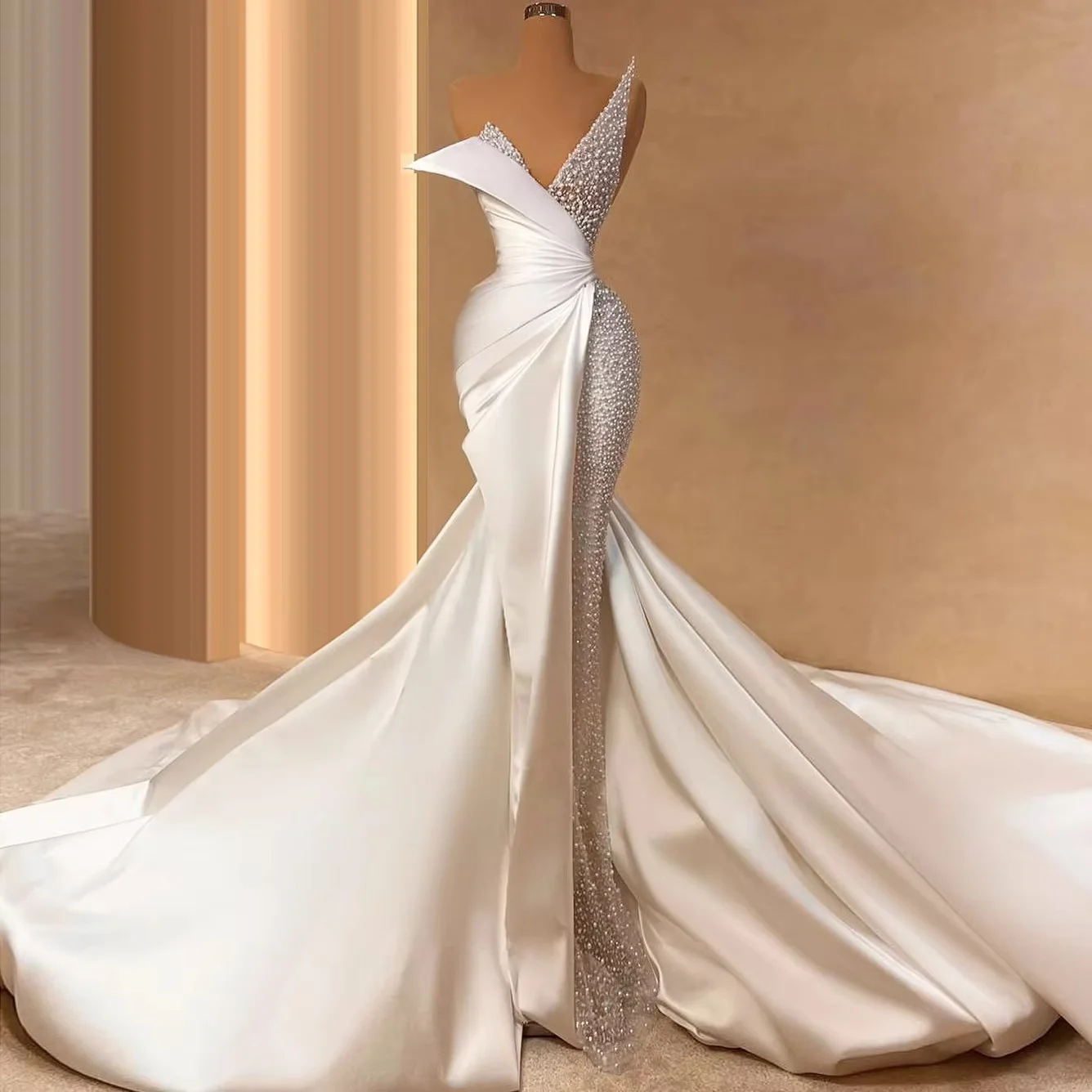 Elegante trägerlose Perlen Brautkleider Luxus 2015, Meerjungfrau-Stil für die Braut, Sweep-Zug, Brautkleid, Vestido de Novia, individuell gestaltet