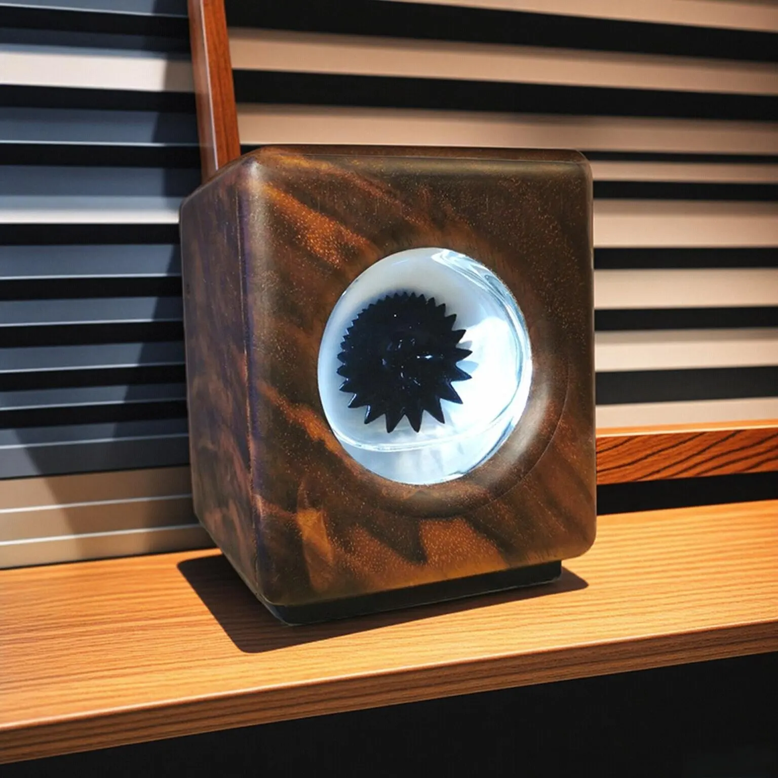 Magnetic Fluid Lamp Wooden Base Rhythm Light Desktop Decoration Music Pickup Light Creative Decompression Ornament Gift