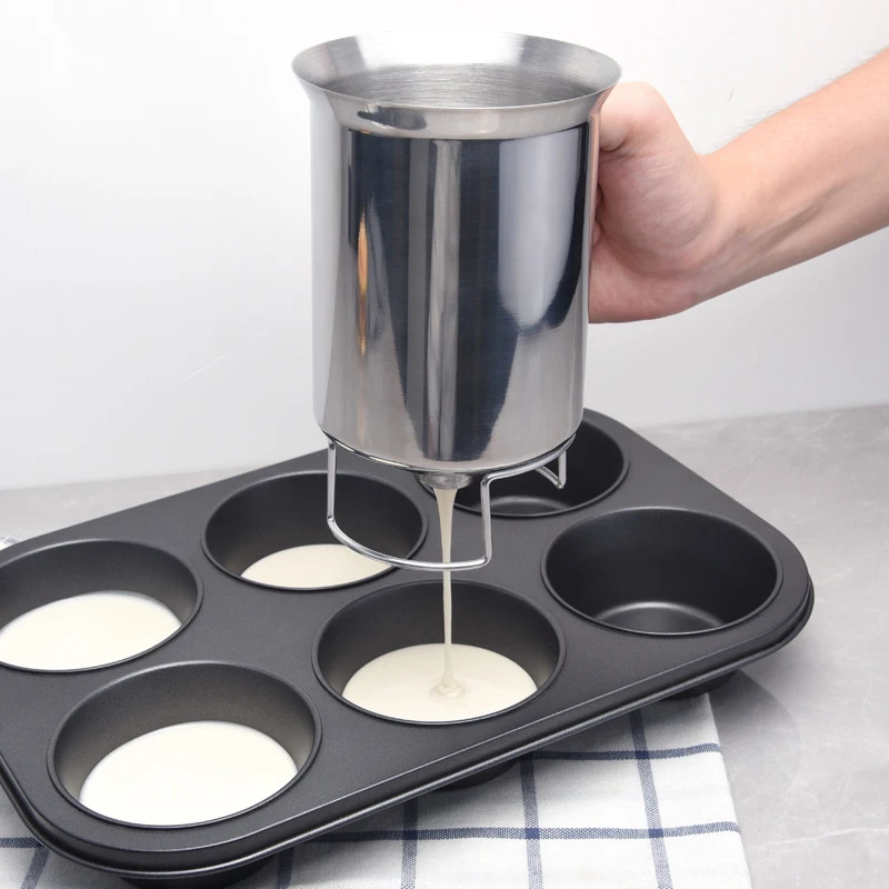 

Handheld stainless steel batter leaking cup
