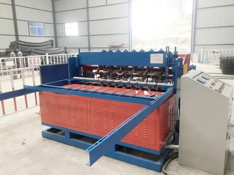 Automatic fence welding machine, mesh braiding machine, welding mesh fence board machine