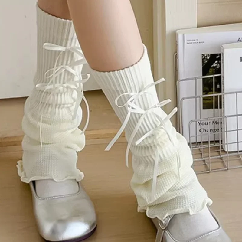 Damskie jesienno-zimowe skarpetki kawaii z warstwowymi kokardkami, jednokolorowe skarpetki z kokardką dla dziewcząt, modne, uniwersalne ocieplacze na nogi, słodkie pończochy JK.
