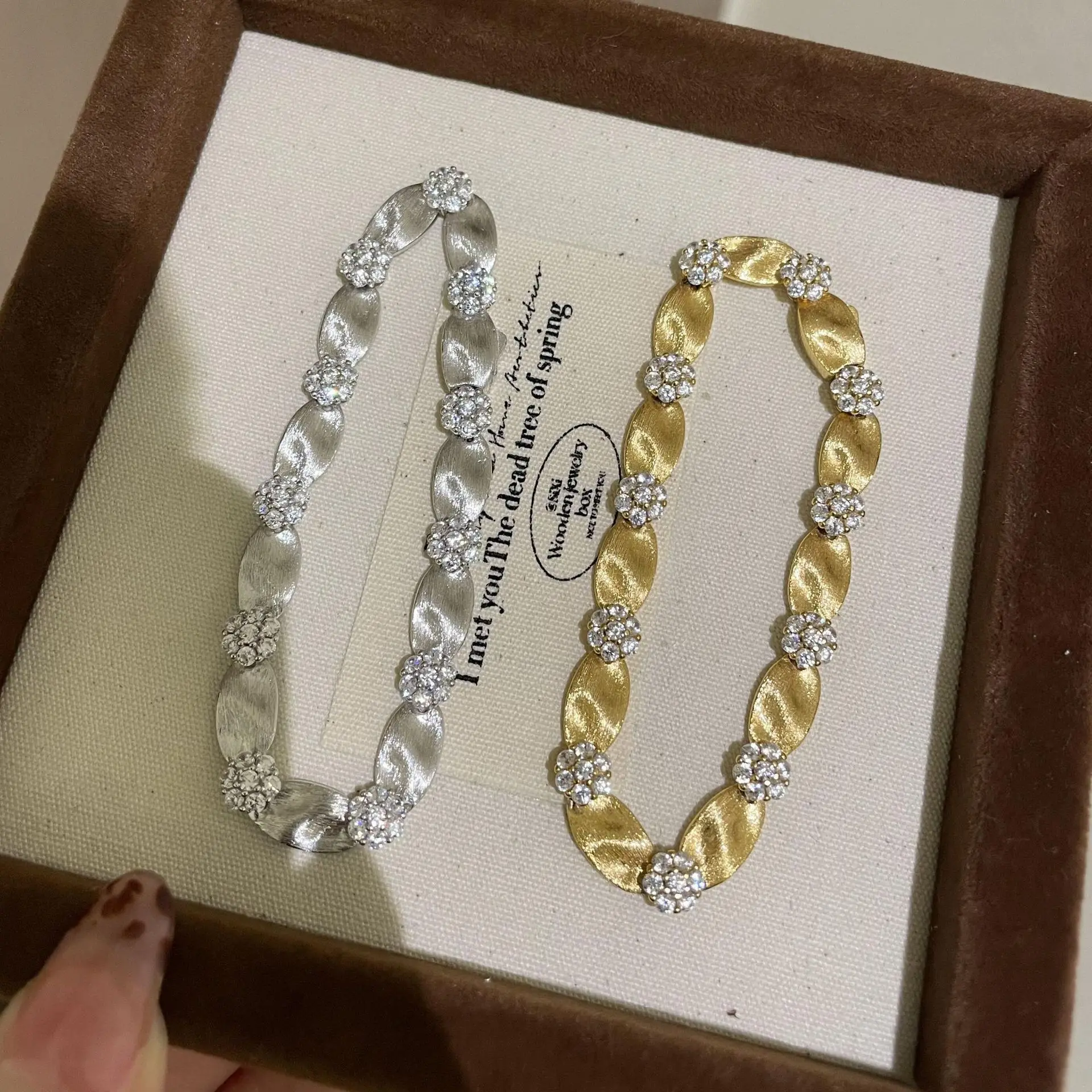 

Ювелирные изделия Xiqi, стерлинговое серебро S925, позолоченный роскошный шелковый атласный женский браслет с драгоценными камнями и бриллиантами, легкий роскошный J