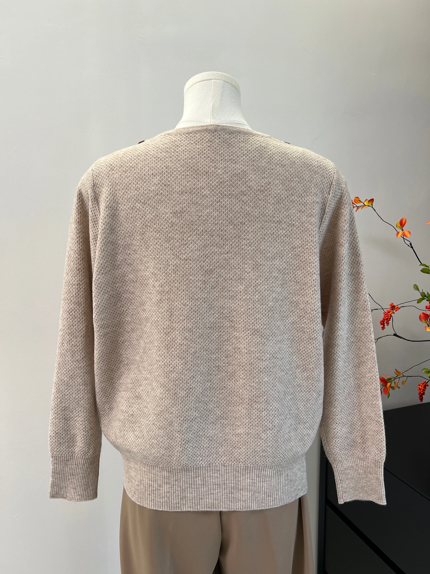 Early Autumn Thin Long Sve Knitted Sweater Loose Base irt Top for Middle-Aged Mothers Comfortable Warm Faionable