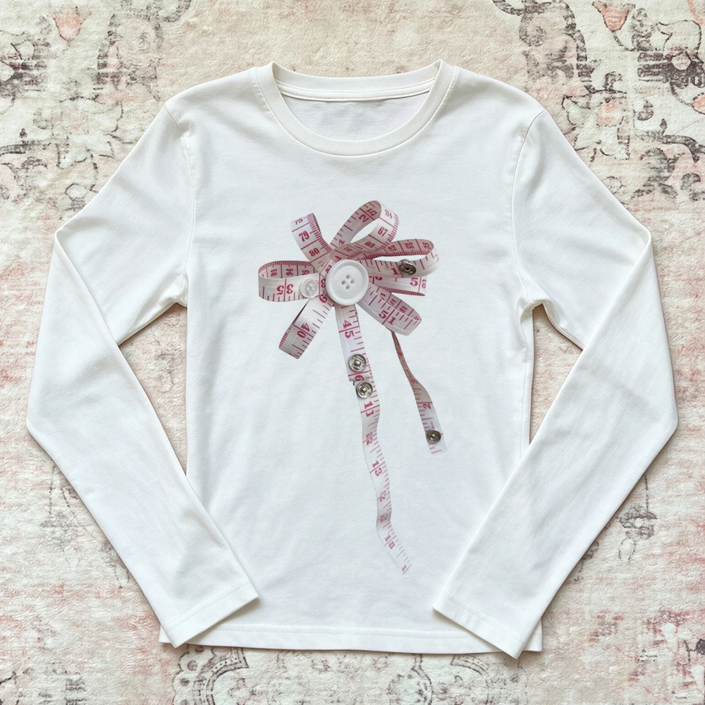Bow Graphic Long Sleeve T-shirt Women Vintage Beige Slim Fit Tee Creative Sewing Pattern Casual Aesthetic Streetwear Base Tops