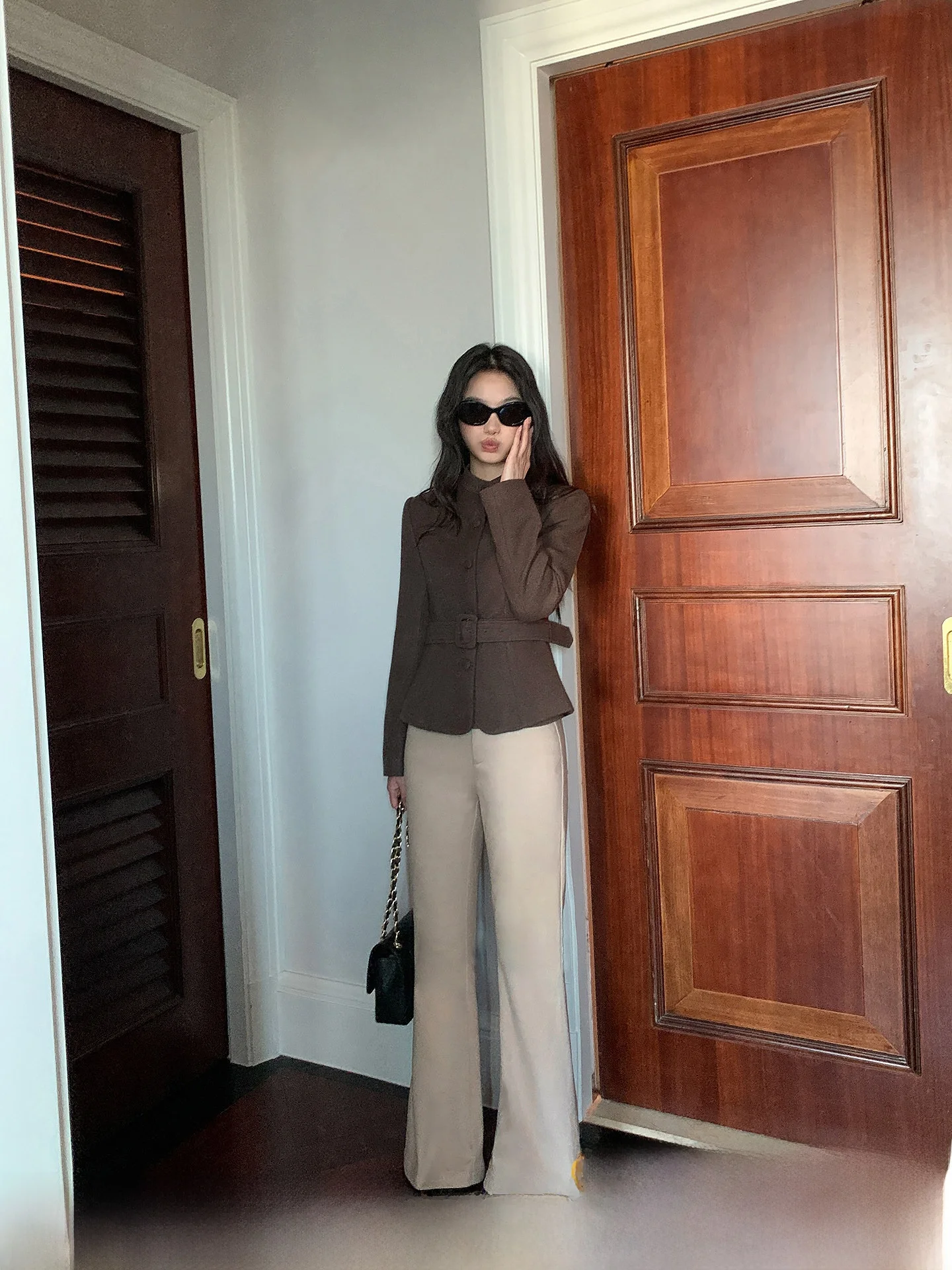 

Женские повседневные брюки с микро-клешем в стиле ретро, новинка весны, однотонные, универсальные, стройнящие, длинные, с высокой талией, на пуговицах