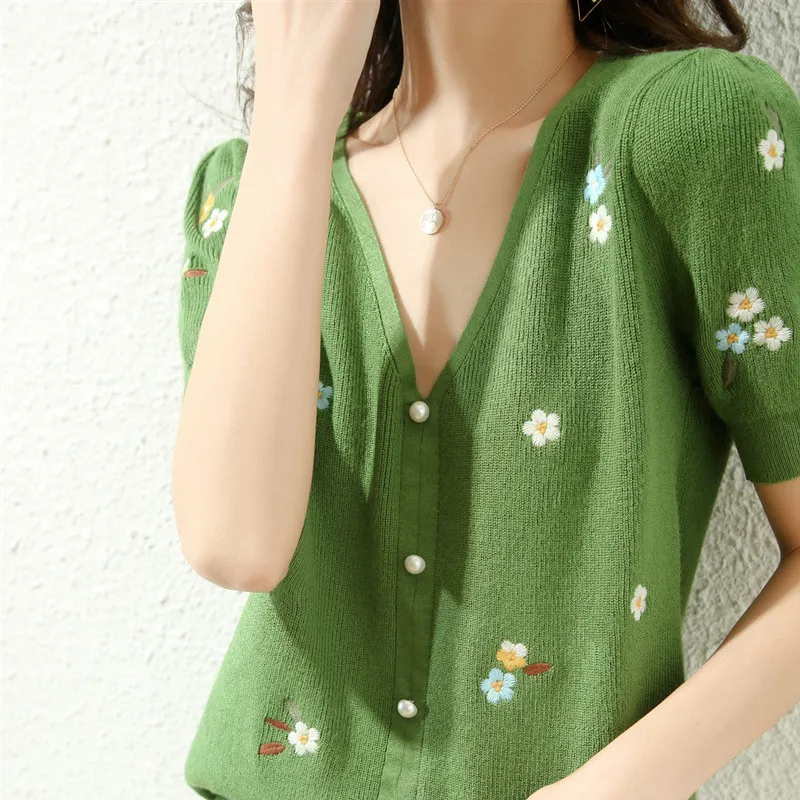 Spring and Summer New Fine Imitation Wool Sweater Women\'s Embroidered Small Flower V-Neck Knitted Sweater Thin Top Green Jacket