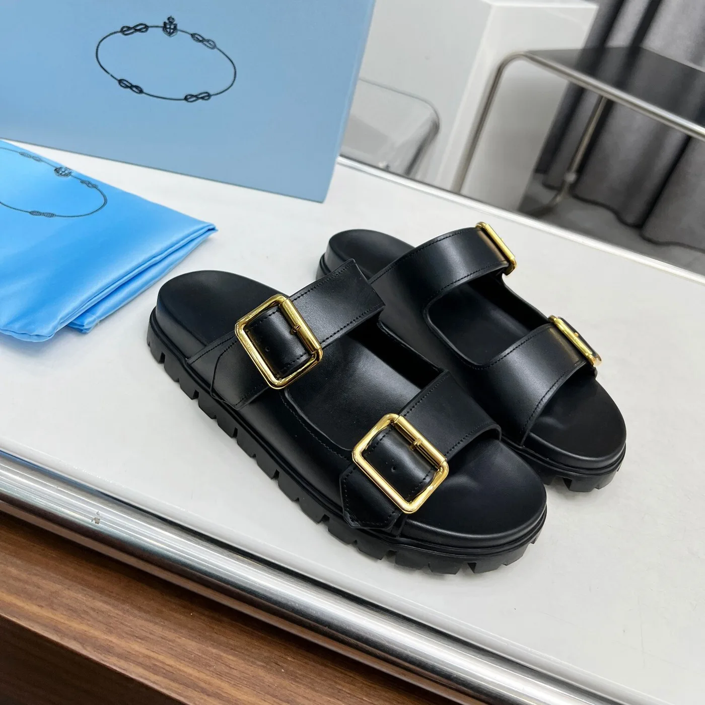 Less Stock In Black White Yellow Flat Sandals Female Summer Shoes Desinger Split Leather Rubber 35 To 42 Size Sandals 2024