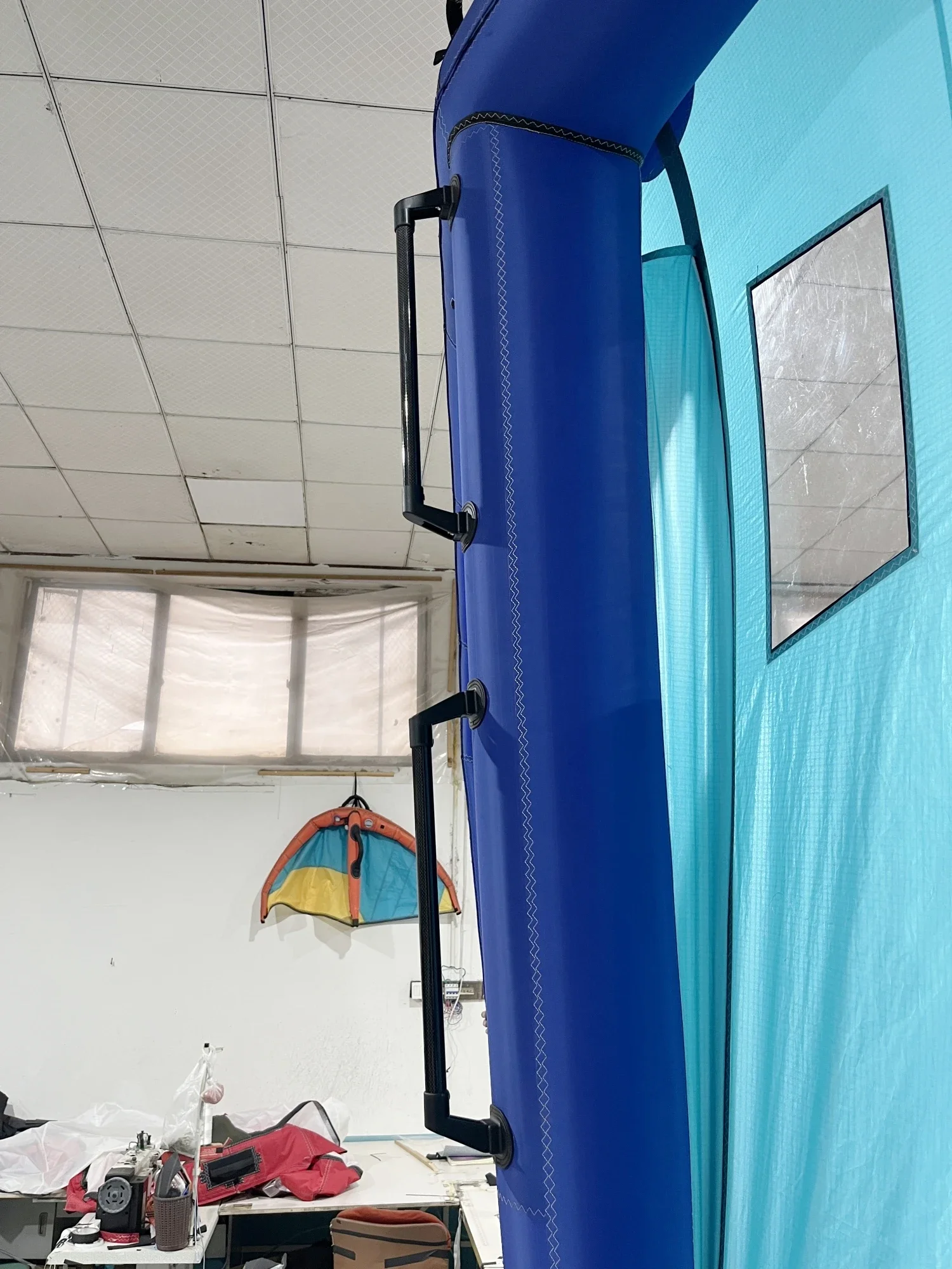 【Hot】Inflatable Surf Wingfoil Board Hot Selling Windsurfing Wing Foil Kitesurf with Hard Handle Wind Surfing Wing Board